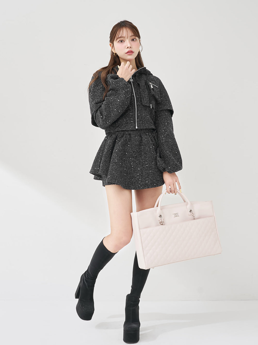 モデル：163cm（着用サイズ：FREE　着用カラー：BLK）