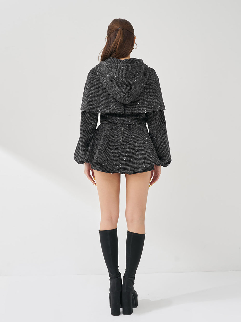 モデル：163cm（着用サイズ：FREE　着用カラー：BLK）