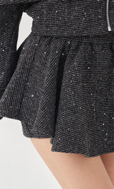 モデル：163cm（着用サイズ：FREE　着用カラー：BLK）