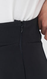 モデル：163cm（着用サイズ：FREE　着用カラー：BLK）