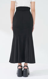 モデル：163cm（着用サイズ：FREE　着用カラー：BLK）