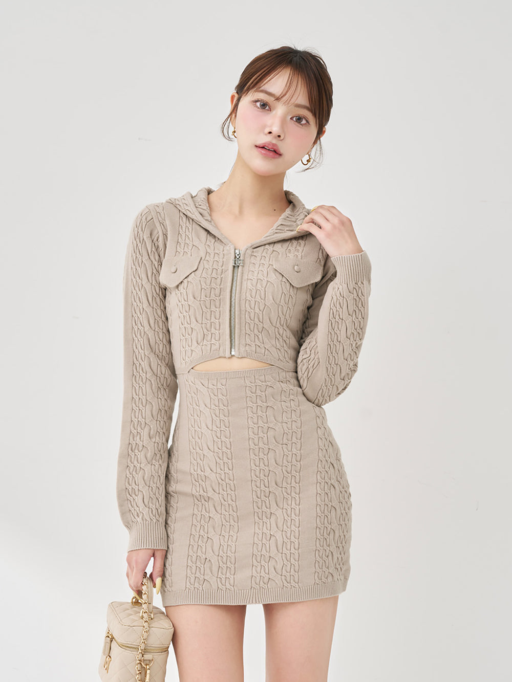 モデル：163cm（着用サイズ：FREE　着用カラー：BEG）