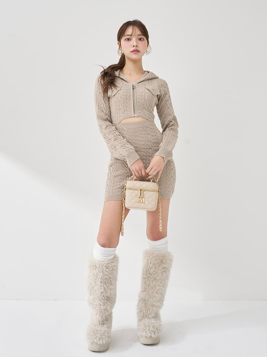 モデル：163cm（着用サイズ：FREE　着用カラー：BEG）