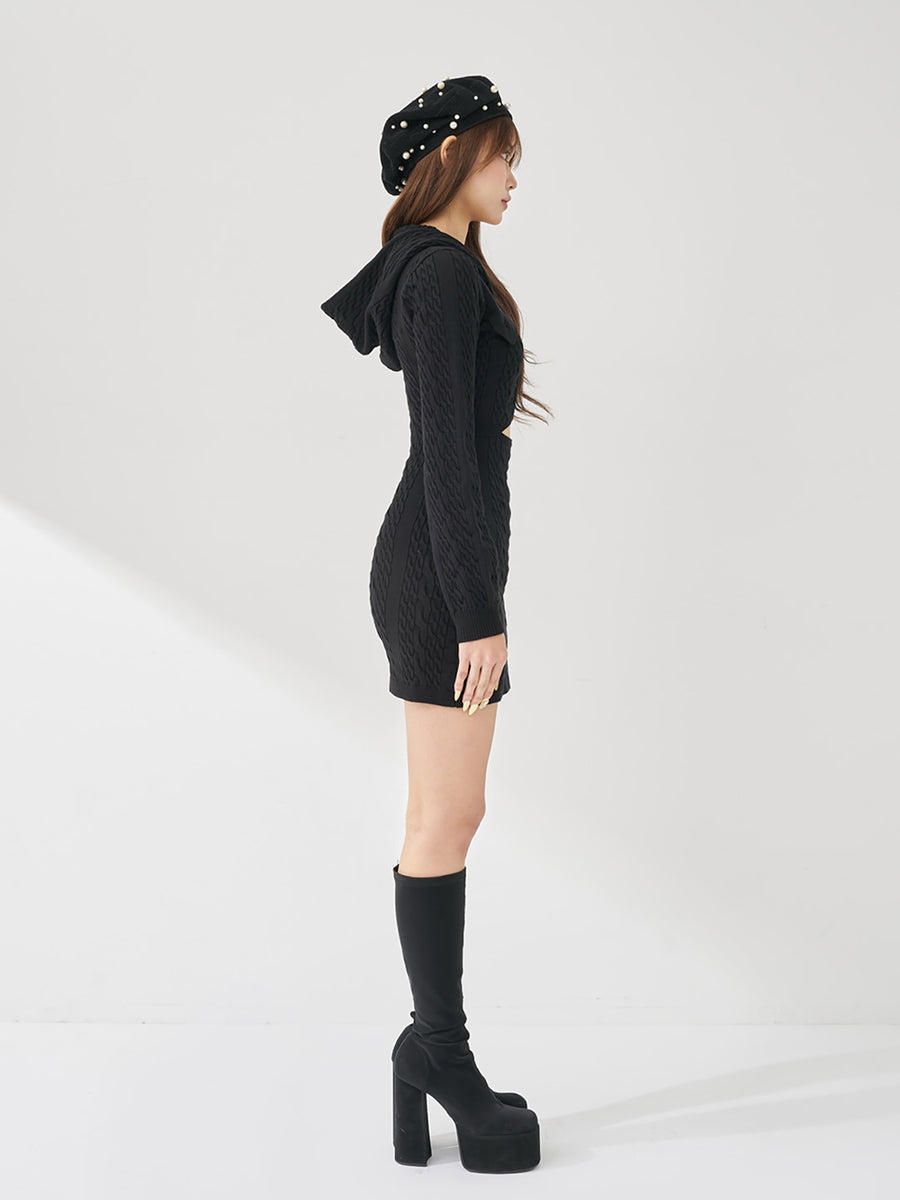 モデル：163cm（着用サイズ：FREE　着用カラー：BLK）