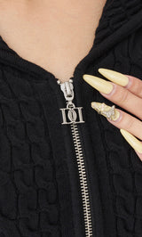 モデル：163cm（着用サイズ：FREE　着用カラー：BLK）