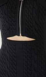 モデル：163cm（着用サイズ：FREE　着用カラー：BLK）