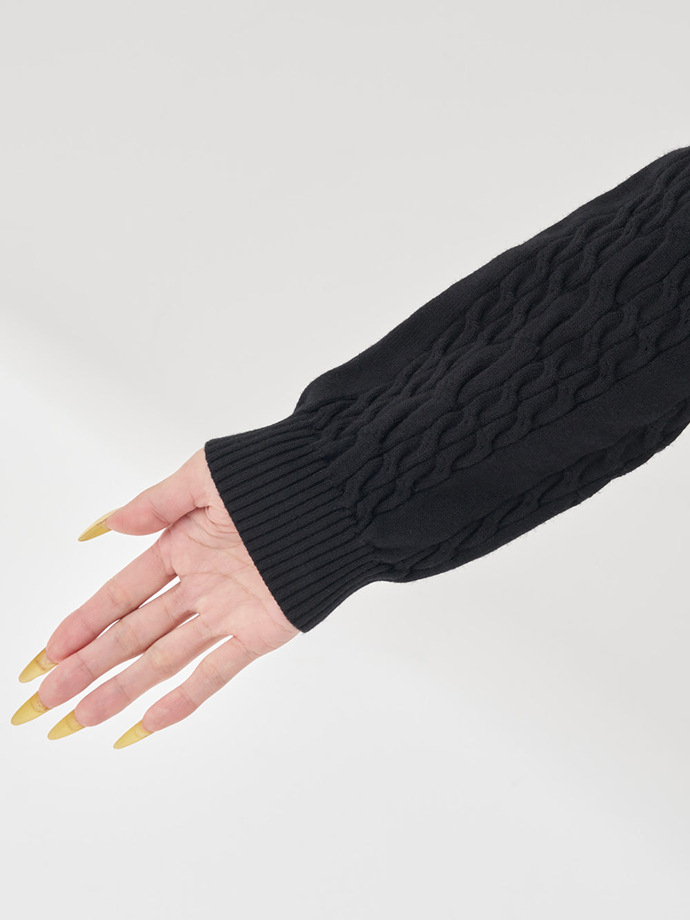 モデル：163cm（着用サイズ：FREE　着用カラー：BLK）