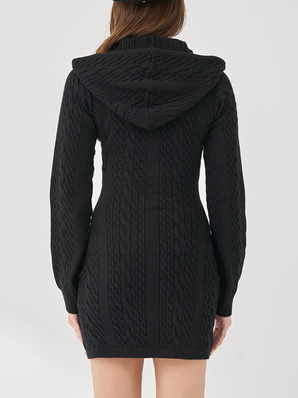 モデル：163cm（着用サイズ：FREE　着用カラー：BLK）