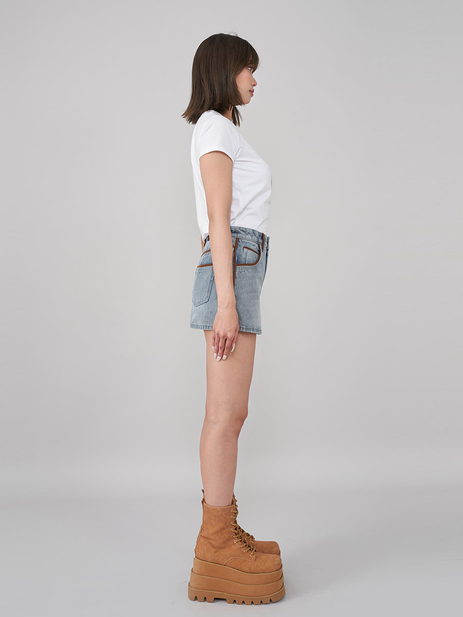 モデル：163cm（着用サイズ：FREE　着用カラー：WHT）