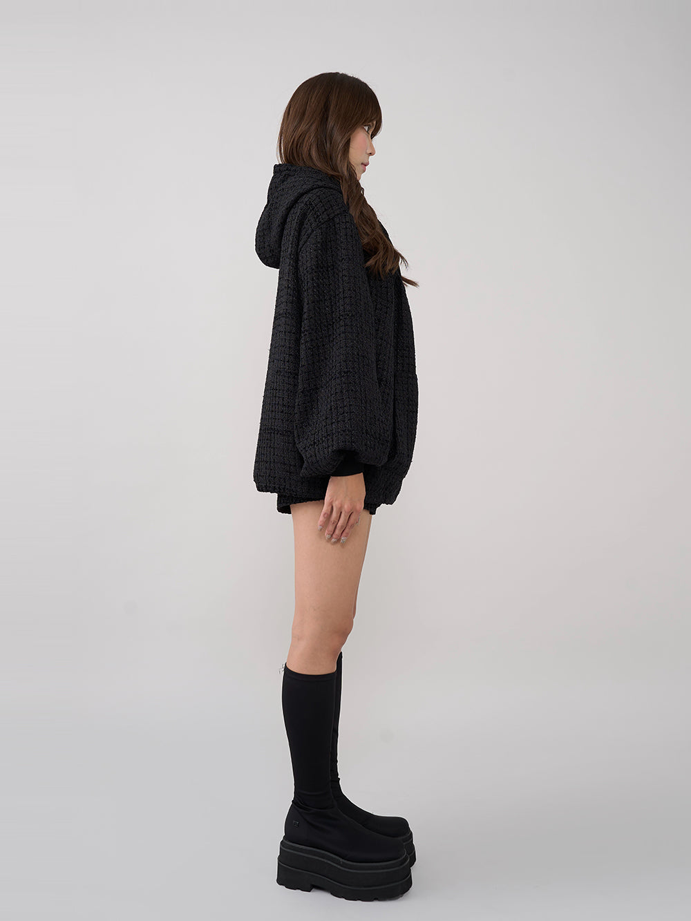 モデル：163cm（着用サイズ：FREE　着用カラー：BLK）