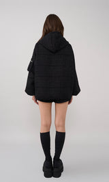 モデル：163cm（着用サイズ：FREE　着用カラー：BLK）