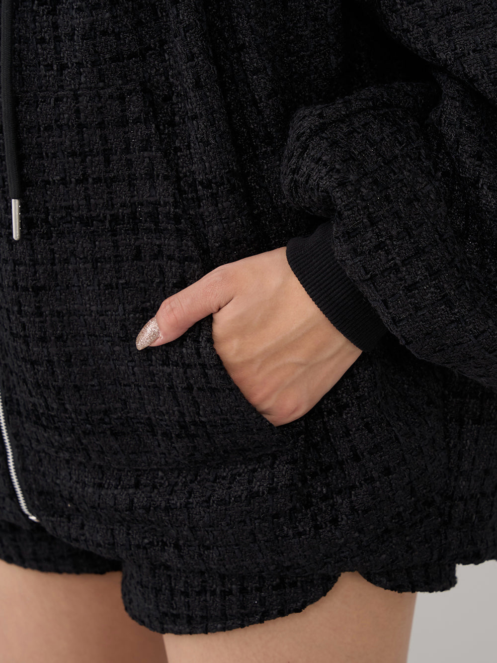 モデル：163cm（着用サイズ：FREE　着用カラー：BLK）