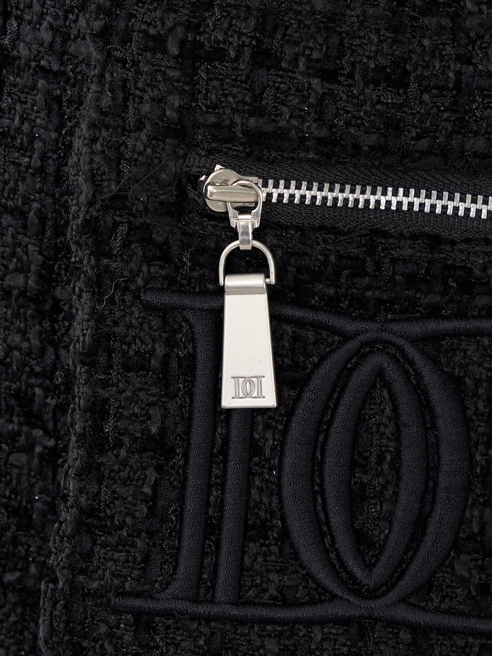 モデル：163cm（着用サイズ：FREE　着用カラー：BLK）