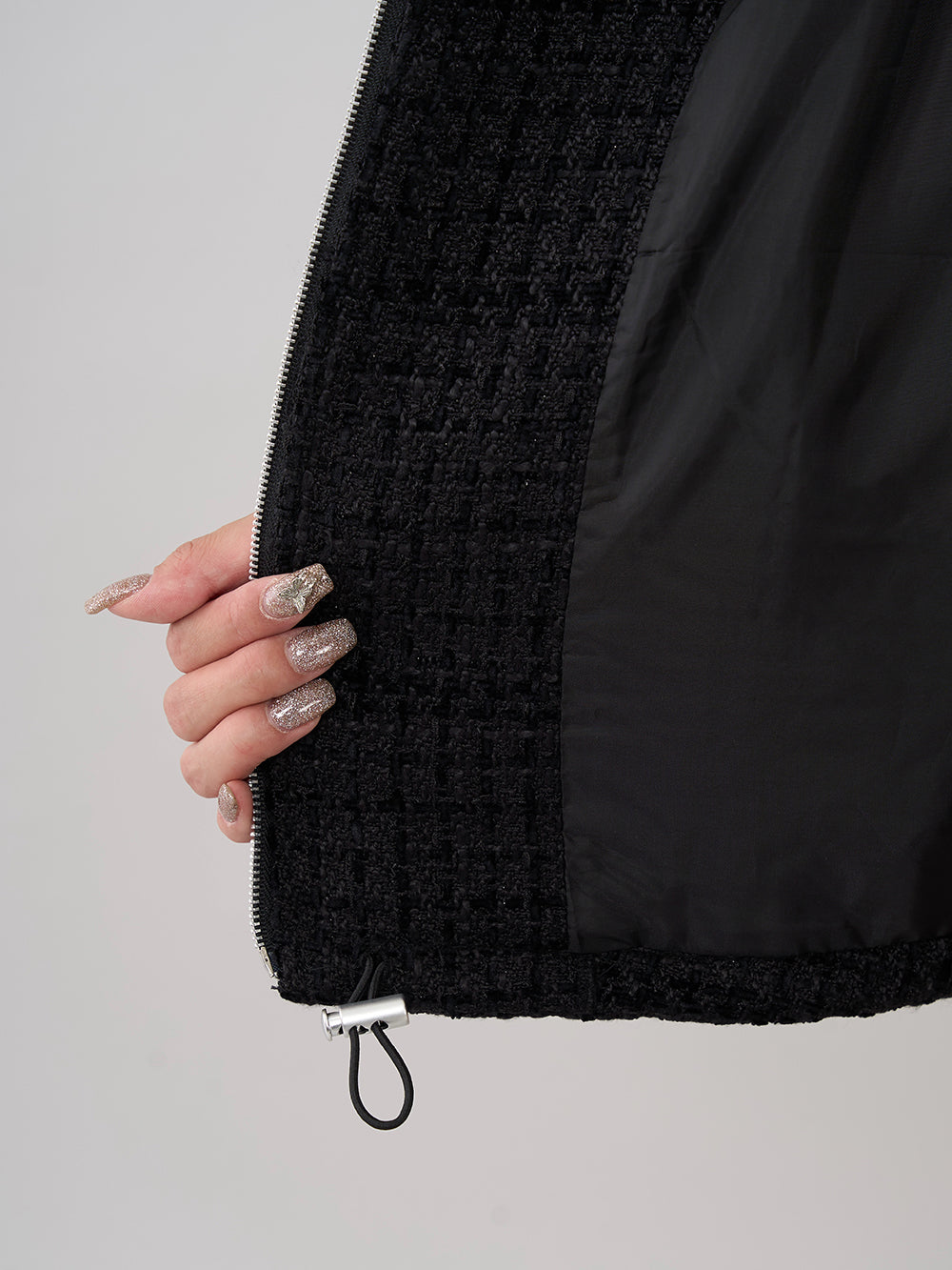 モデル：163cm（着用サイズ：FREE　着用カラー：BLK）