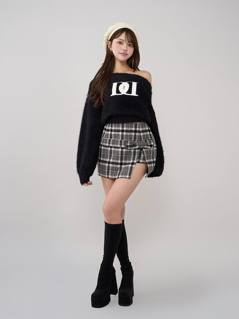 モデル：163cm（着用サイズ：FREE　着用カラー：BLK）