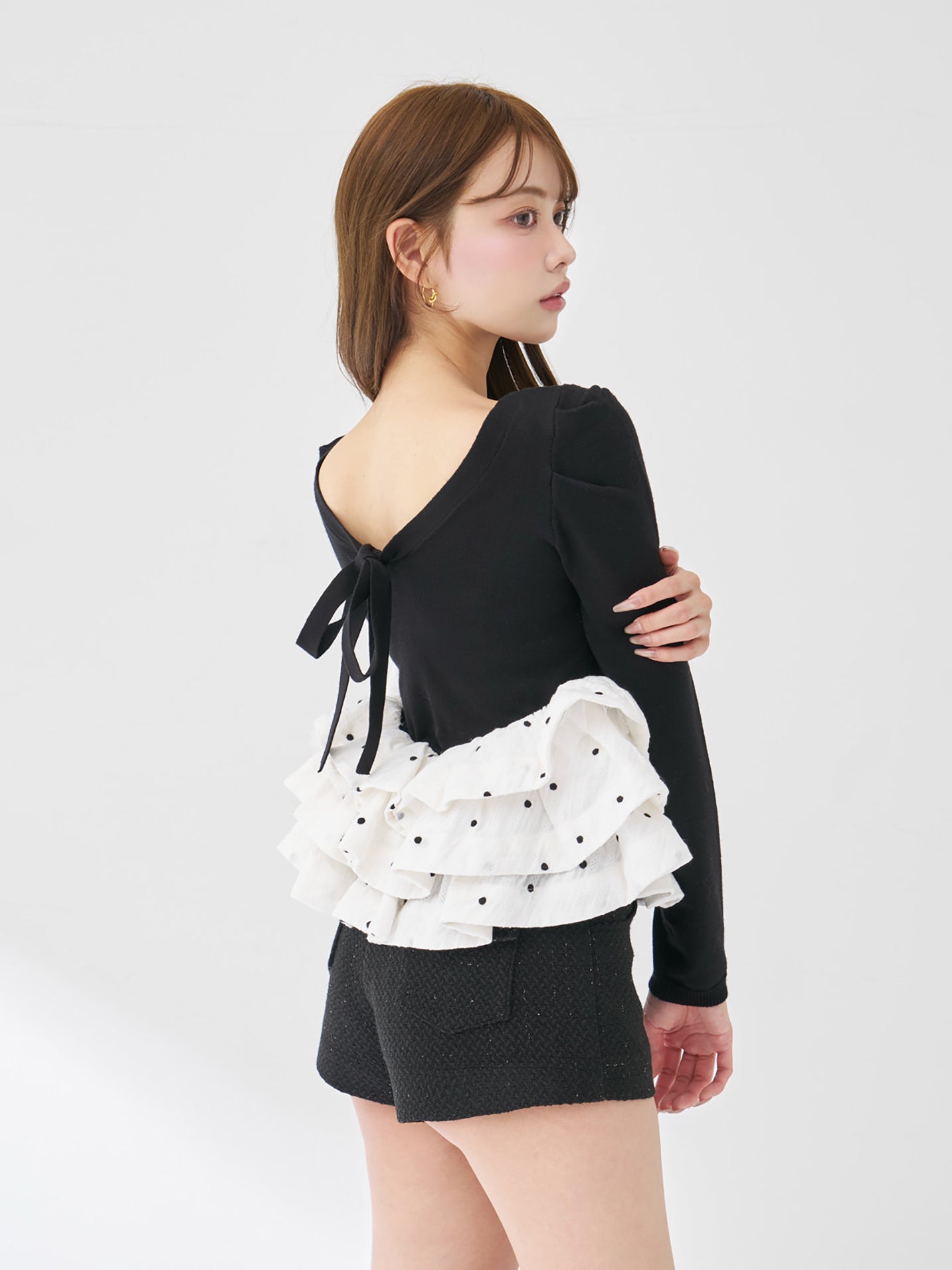 モデル：163cm（着用サイズ：FREE　着用カラー：BLK）