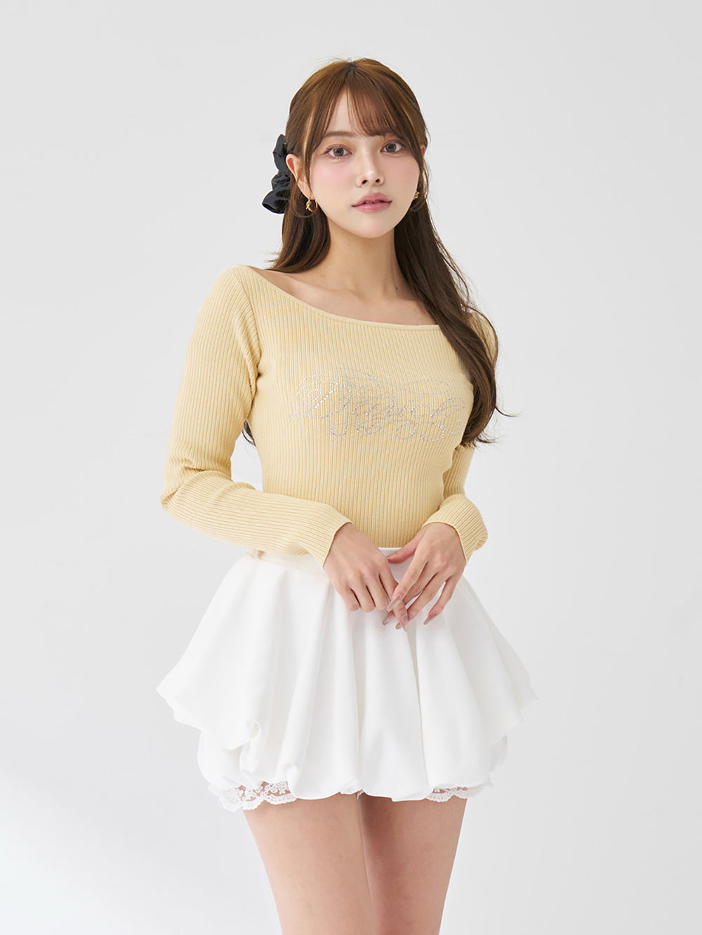 モデル：163cm（着用サイズ：FREE　着用カラー：YEL）