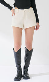 モデル：163cm（着用サイズ：M　着用カラー：IVO）