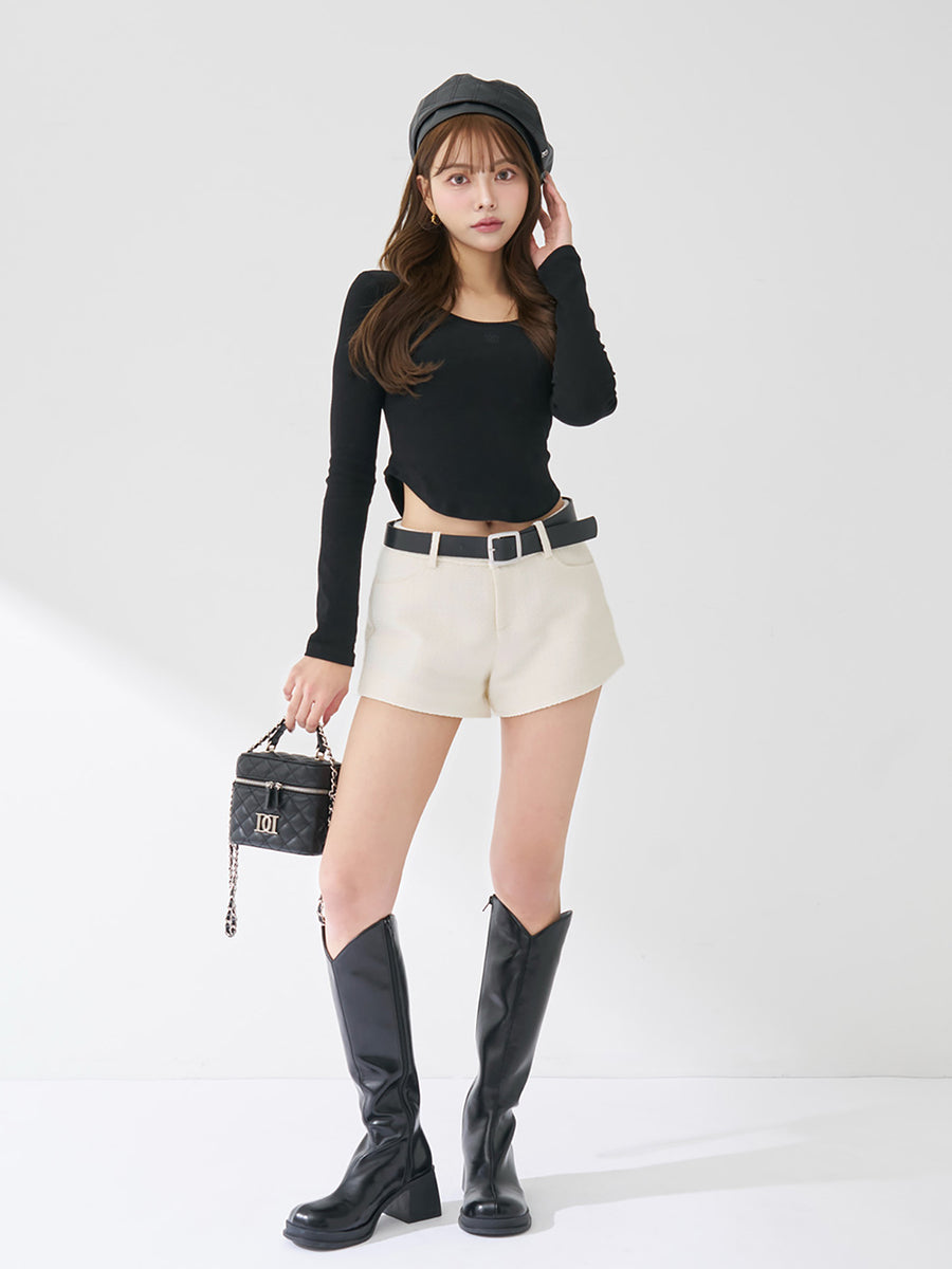 モデル：163cm（着用サイズ：M　着用カラー：IVO）