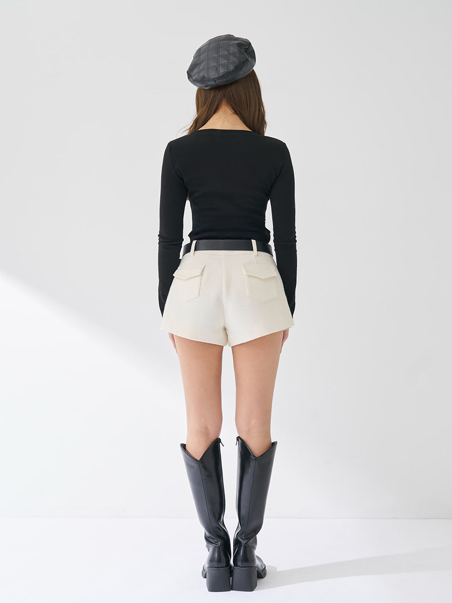 モデル：163cm（着用サイズ：M　着用カラー：IVO）