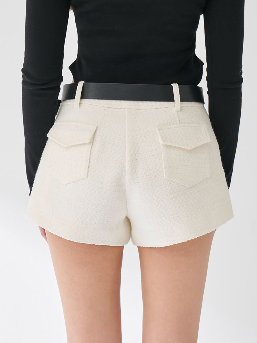 モデル：163cm（着用サイズ：M　着用カラー：IVO）