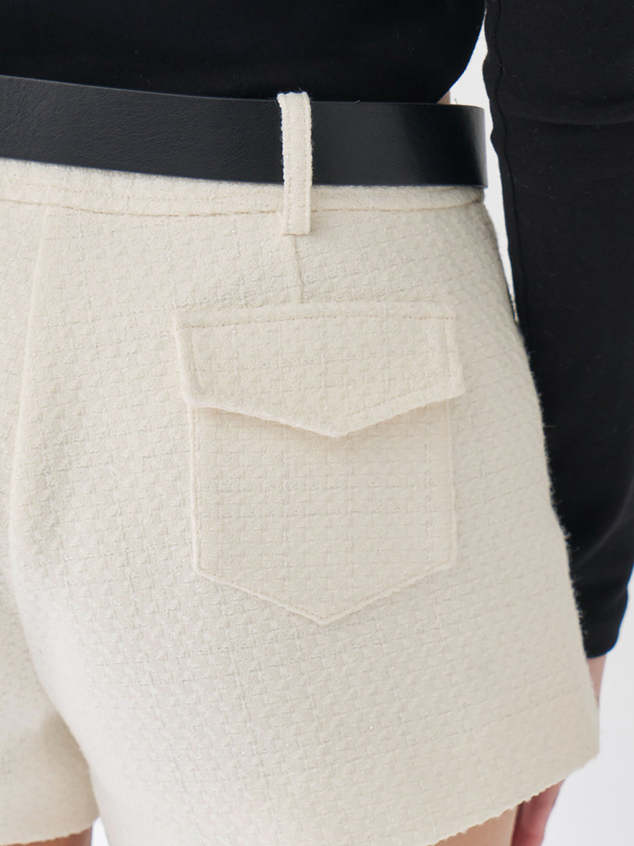 モデル：163cm（着用サイズ：M　着用カラー：IVO）