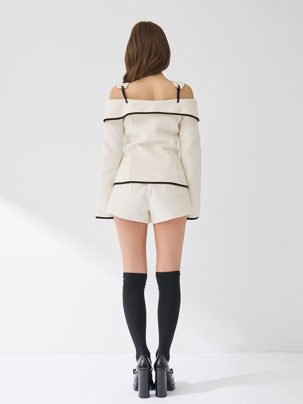 モデル：163cm（着用サイズ：S　着用カラー：IVO）