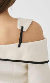 モデル：163cm（着用サイズ：S　着用カラー：IVO）