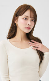 モデル：163cm（着用サイズ：FREE　着用カラー：WHT）