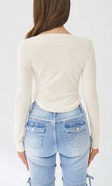 モデル：163cm（着用サイズ：FREE　着用カラー：WHT）