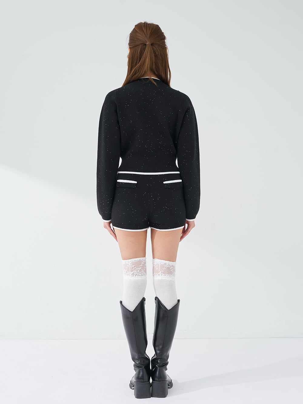 モデル：163cm（着用サイズ：FREE　着用カラー：BLK）