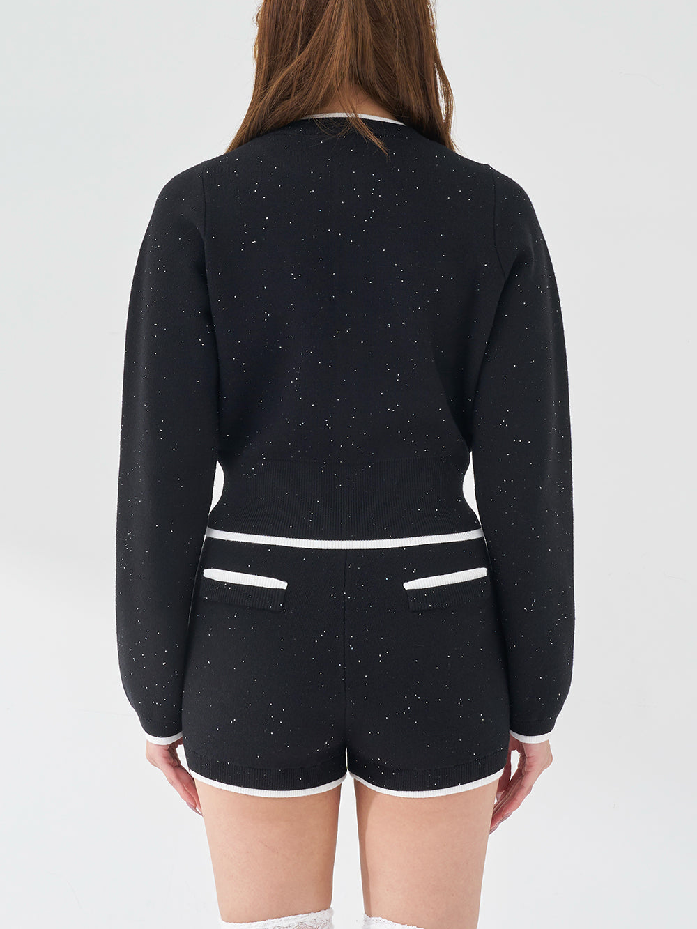 モデル：163cm（着用サイズ：FREE　着用カラー：BLK）