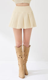 モデル：163cm（着用サイズ：FREE　着用カラー：YEL）