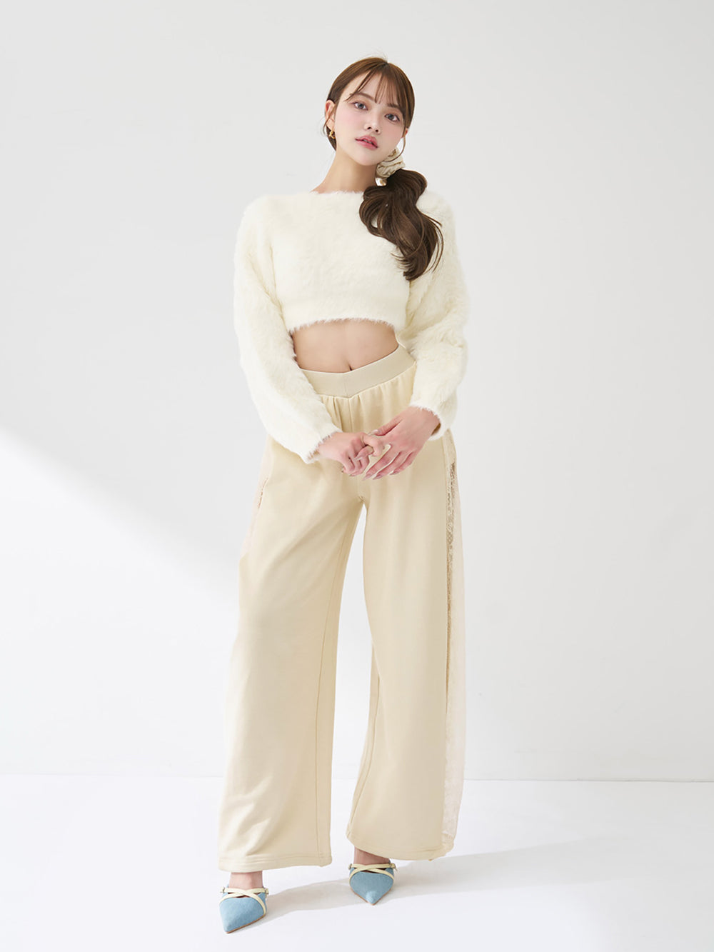 モデル：163cm（着用サイズ：FREE　着用カラー：YEL）