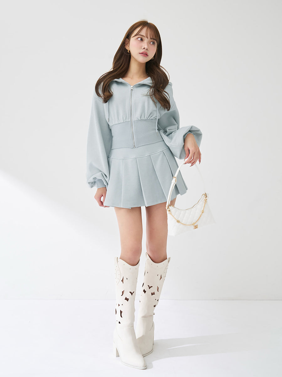 モデル：163cm（着用サイズ：FREE　着用カラー：SAX）