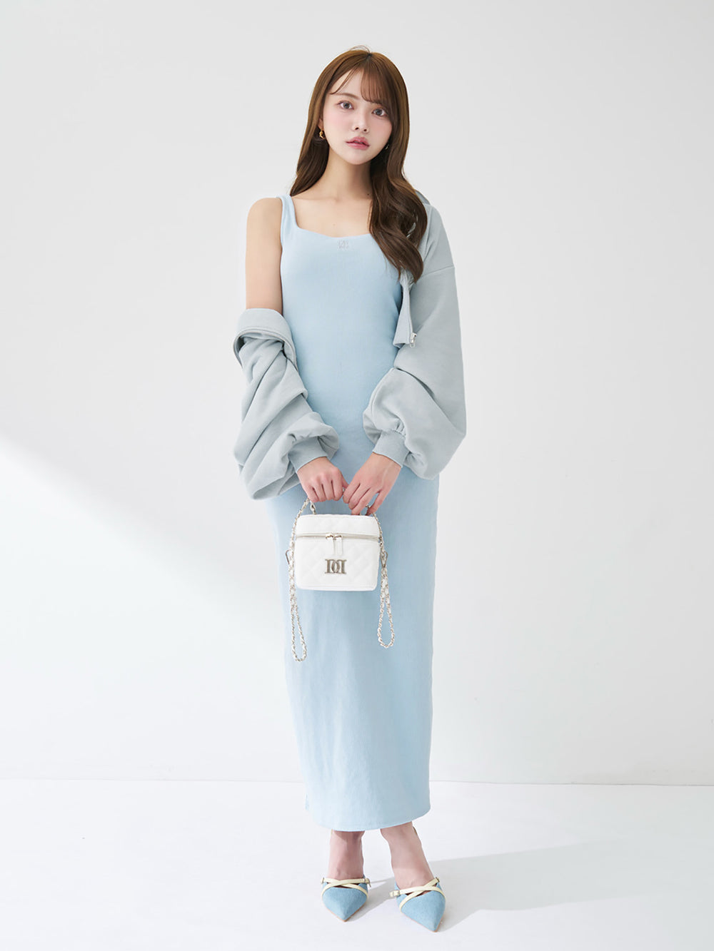 モデル：163cm（着用サイズ：FREE　着用カラー：SAX）