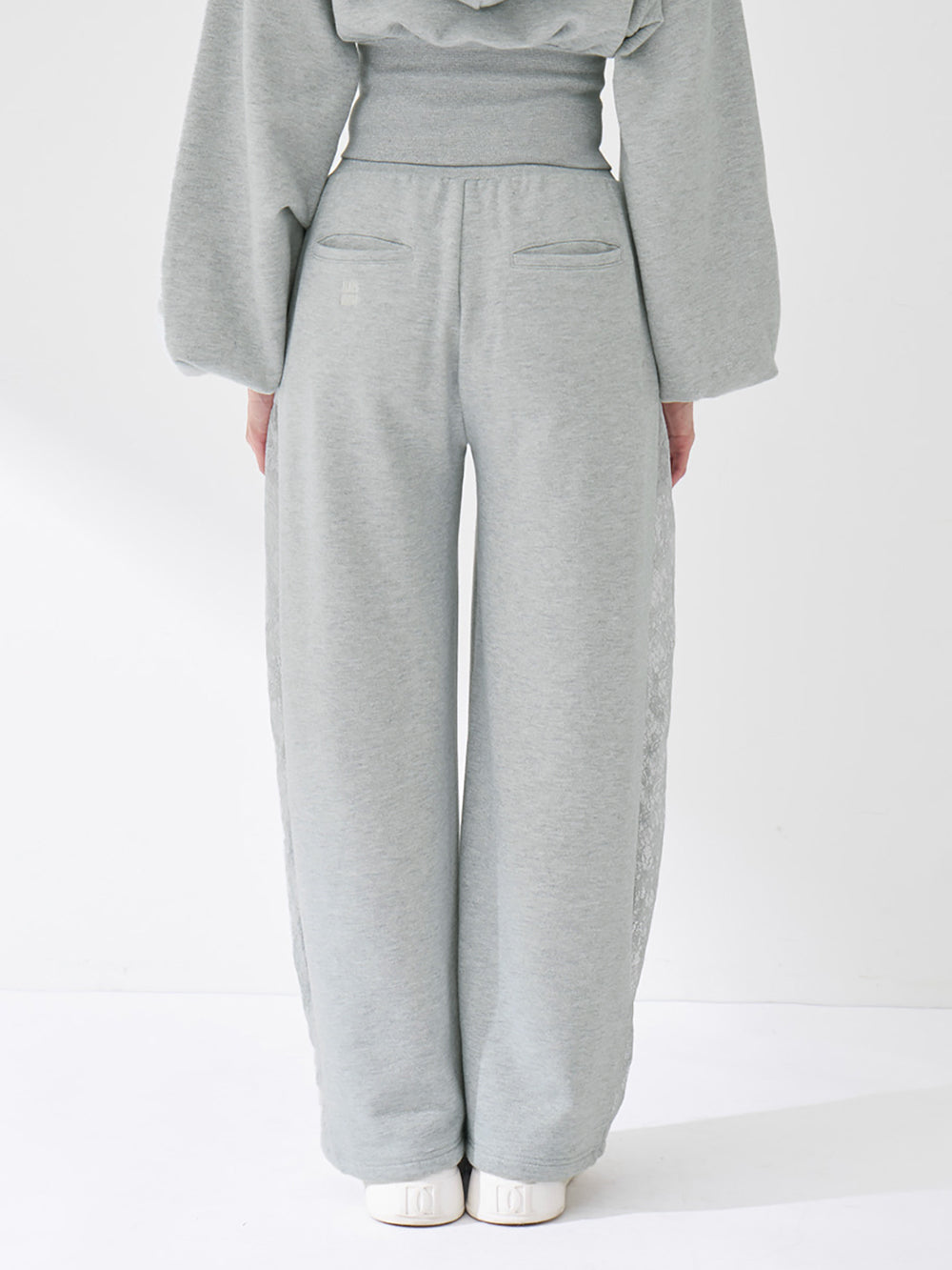 モデル：163cm（着用サイズ：FREE　着用カラー：GRY）