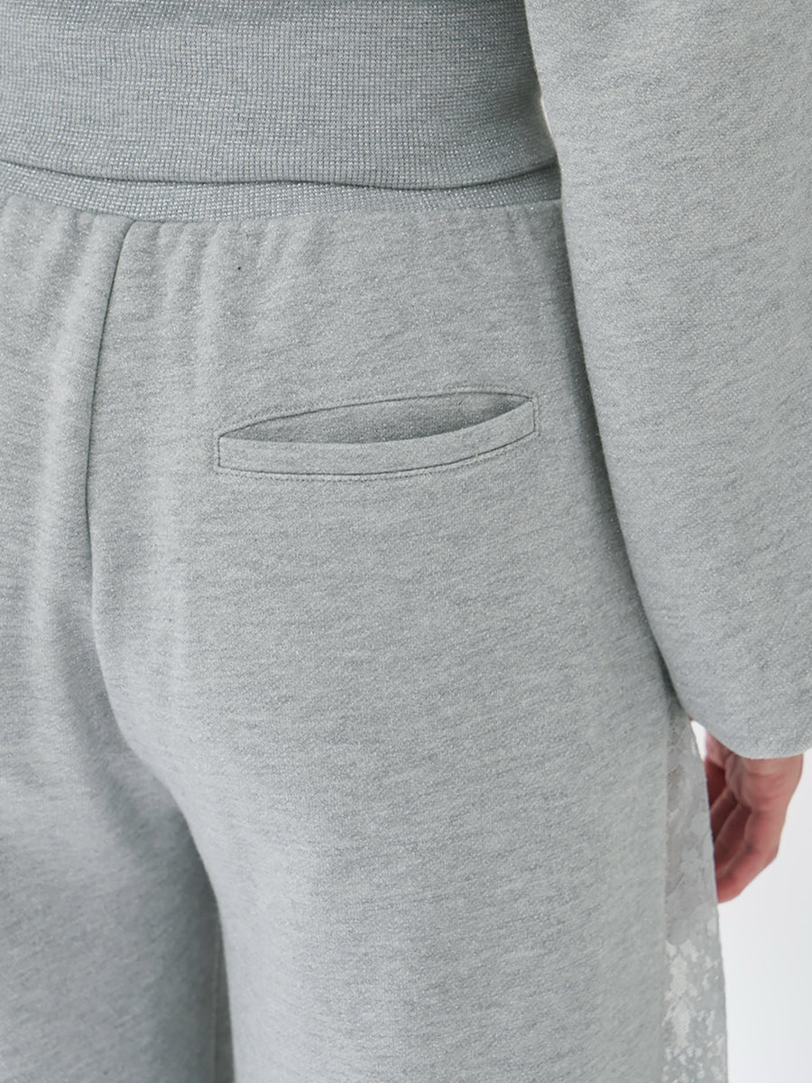 モデル：163cm（着用サイズ：FREE　着用カラー：GRY）