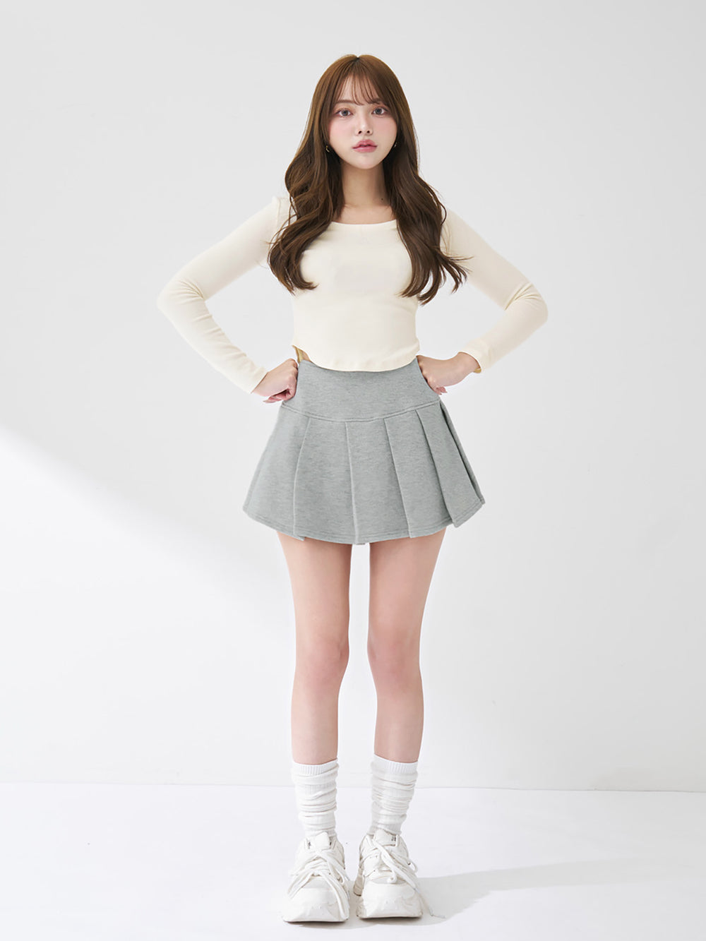 モデル：163cm（着用サイズ：FREE　着用カラー：WHT）