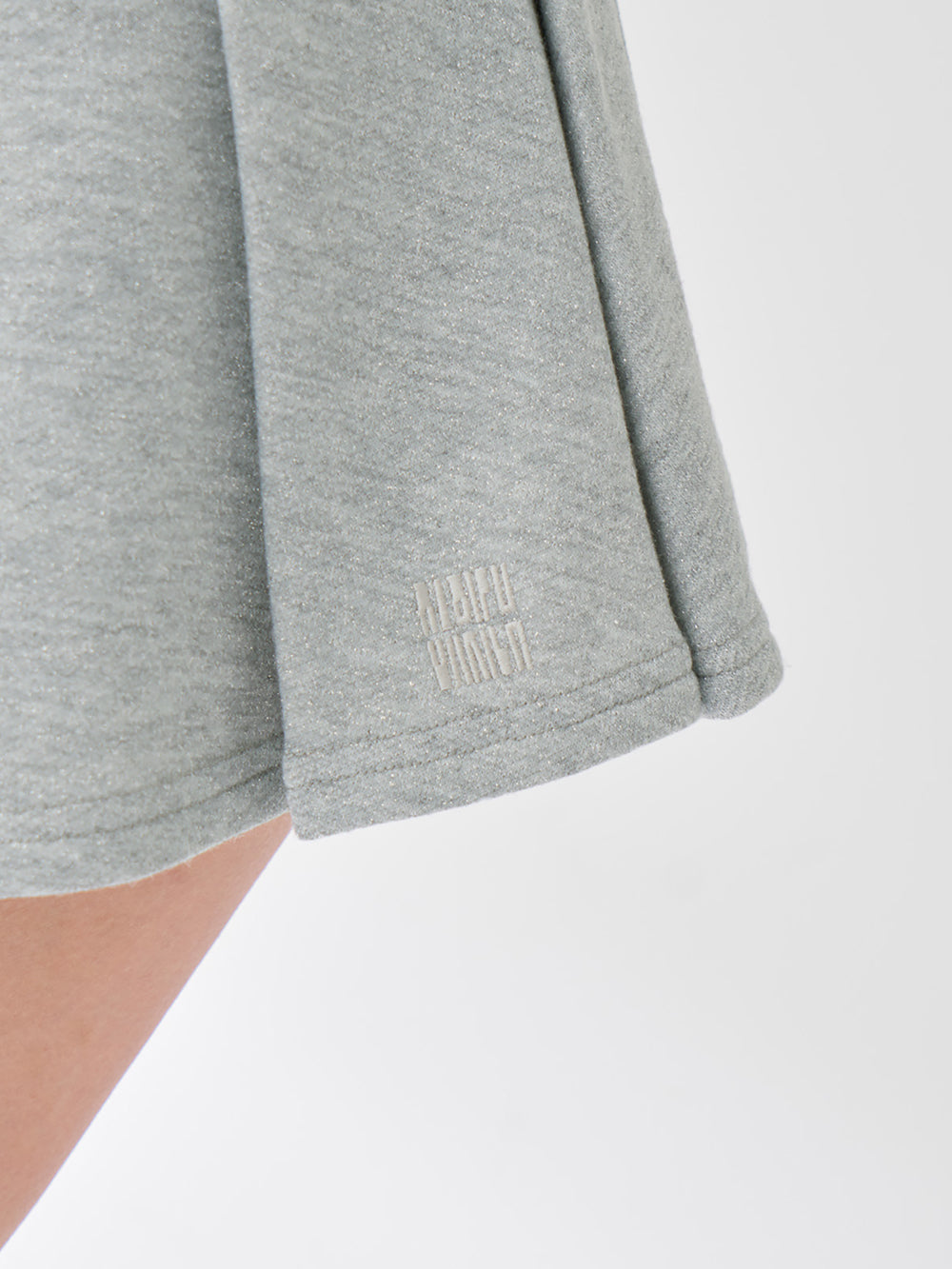 モデル：163cm（着用サイズ：FREE　着用カラー：GRY）