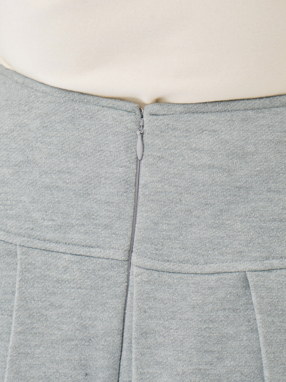 モデル：163cm（着用サイズ：FREE　着用カラー：GRY）