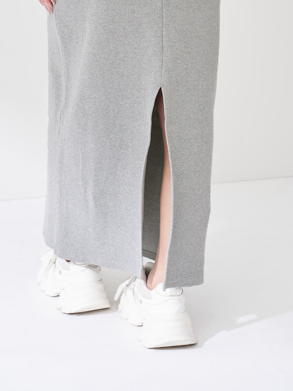 モデル：163cm（着用サイズ：FREE　着用カラー：GRY）