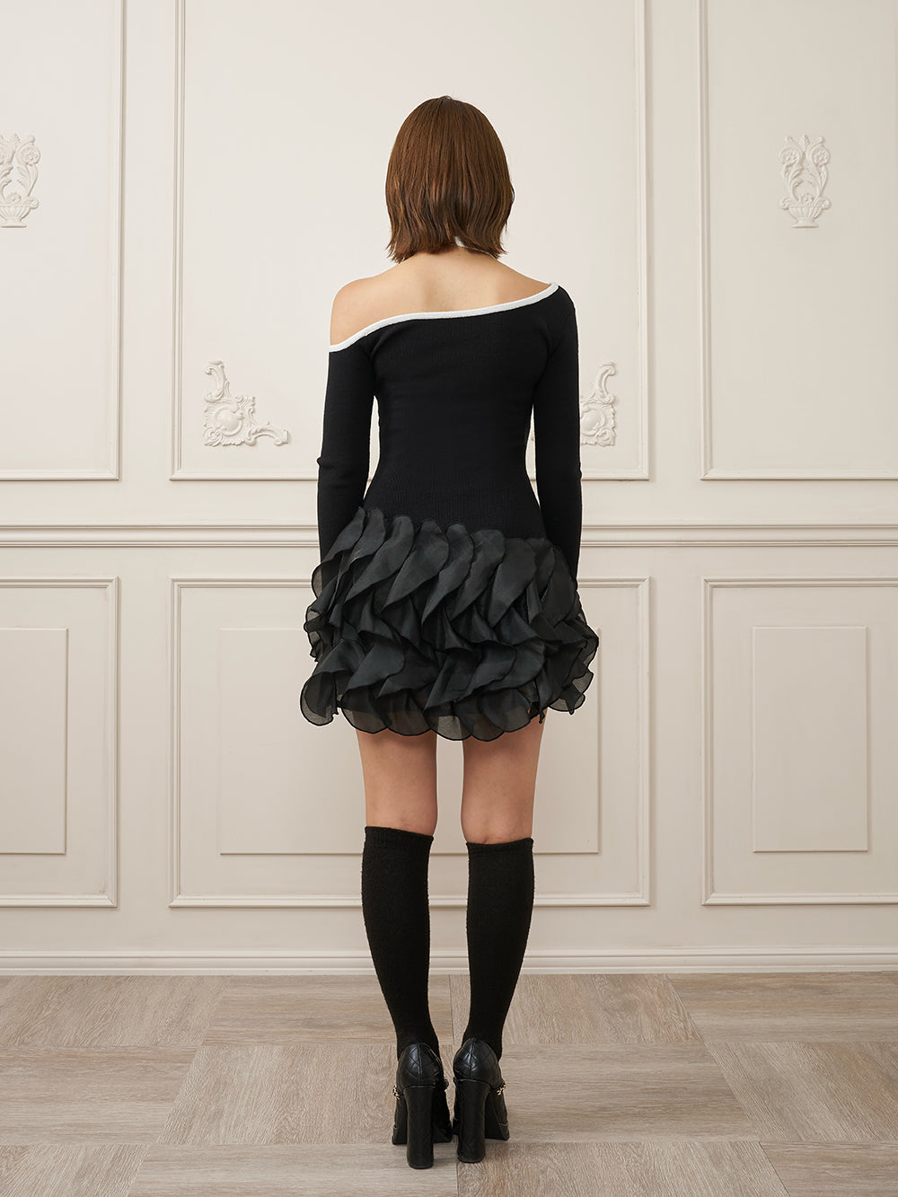 モデル：163cm（着用サイズ：FREE　着用カラー：BLK）
