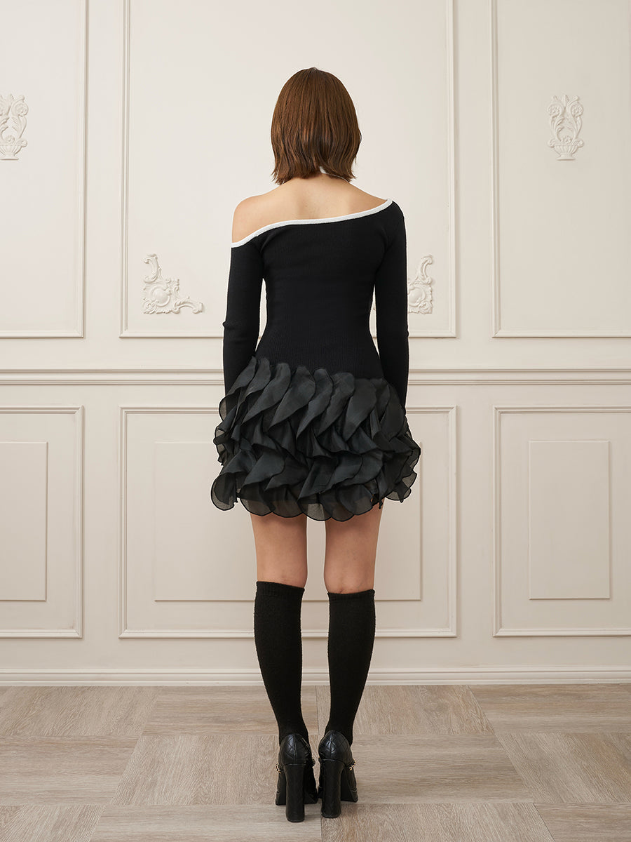 モデル：163cm（着用サイズ：FREE　着用カラー：BLK）