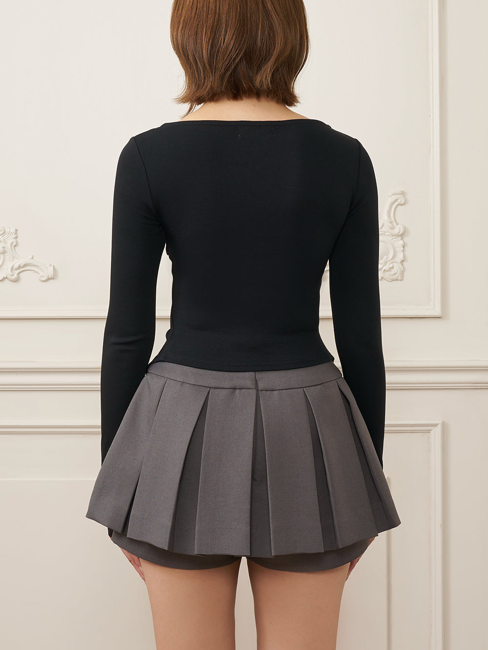 モデル：163cm（着用サイズ：FREE　着用カラー：BLK）