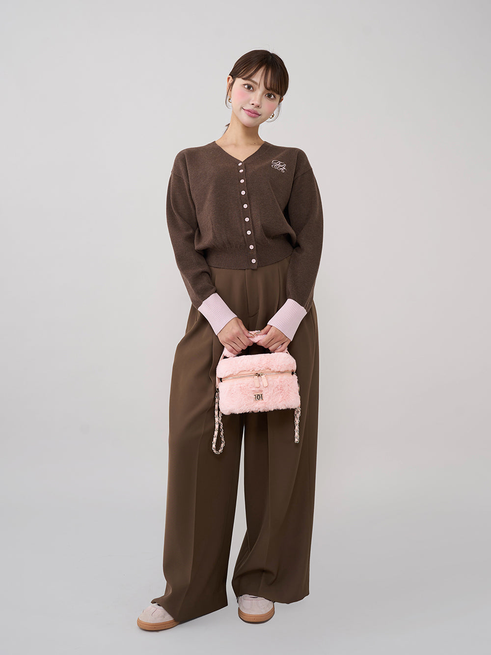モデル：163cm（着用サイズ：FREE　着用カラー：BRN）