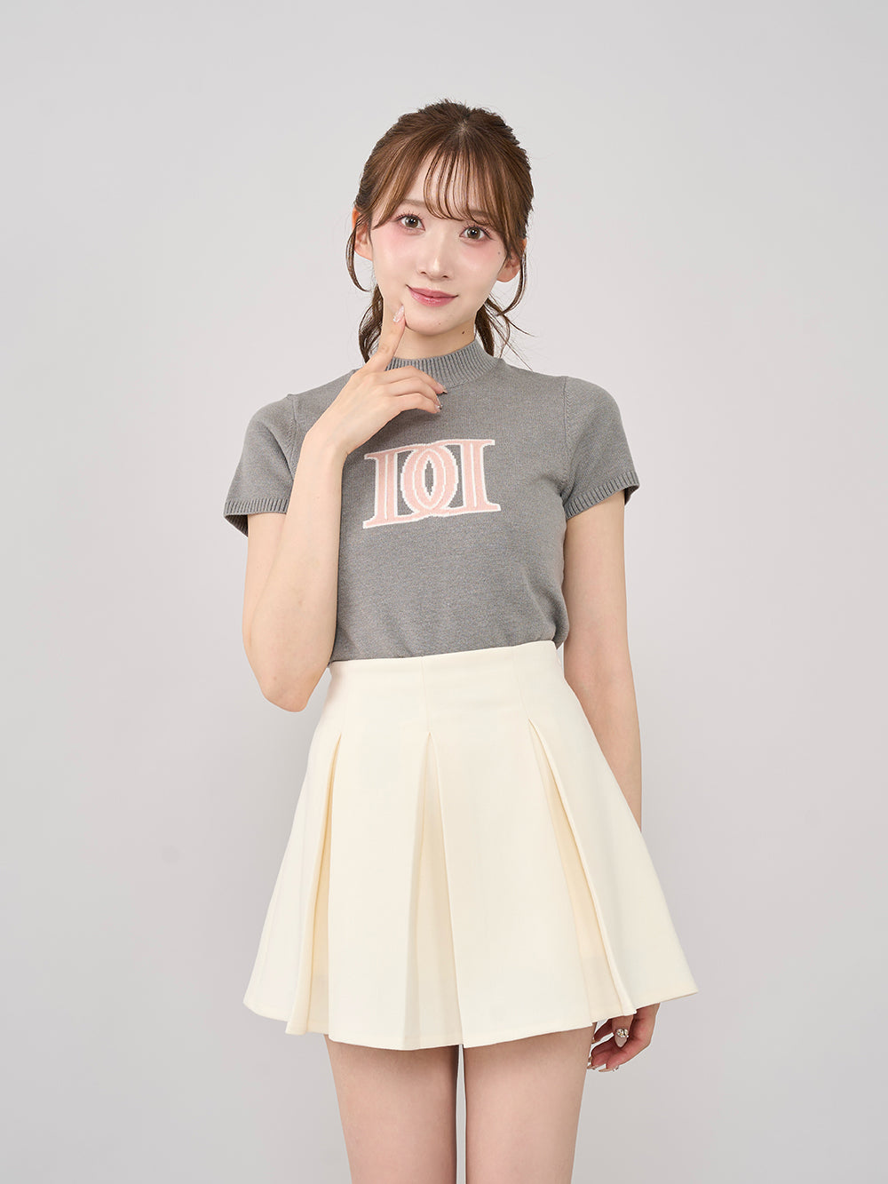 モデル：160cm（着用サイズ：FREE　着用カラー：GRY）