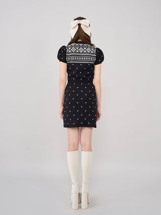 モデル：160cm（着用サイズ：FREE　着用カラー：BLK）