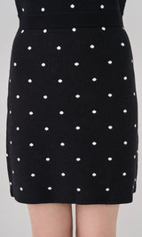 モデル：160cm（着用サイズ：FREE　着用カラー：BLK）