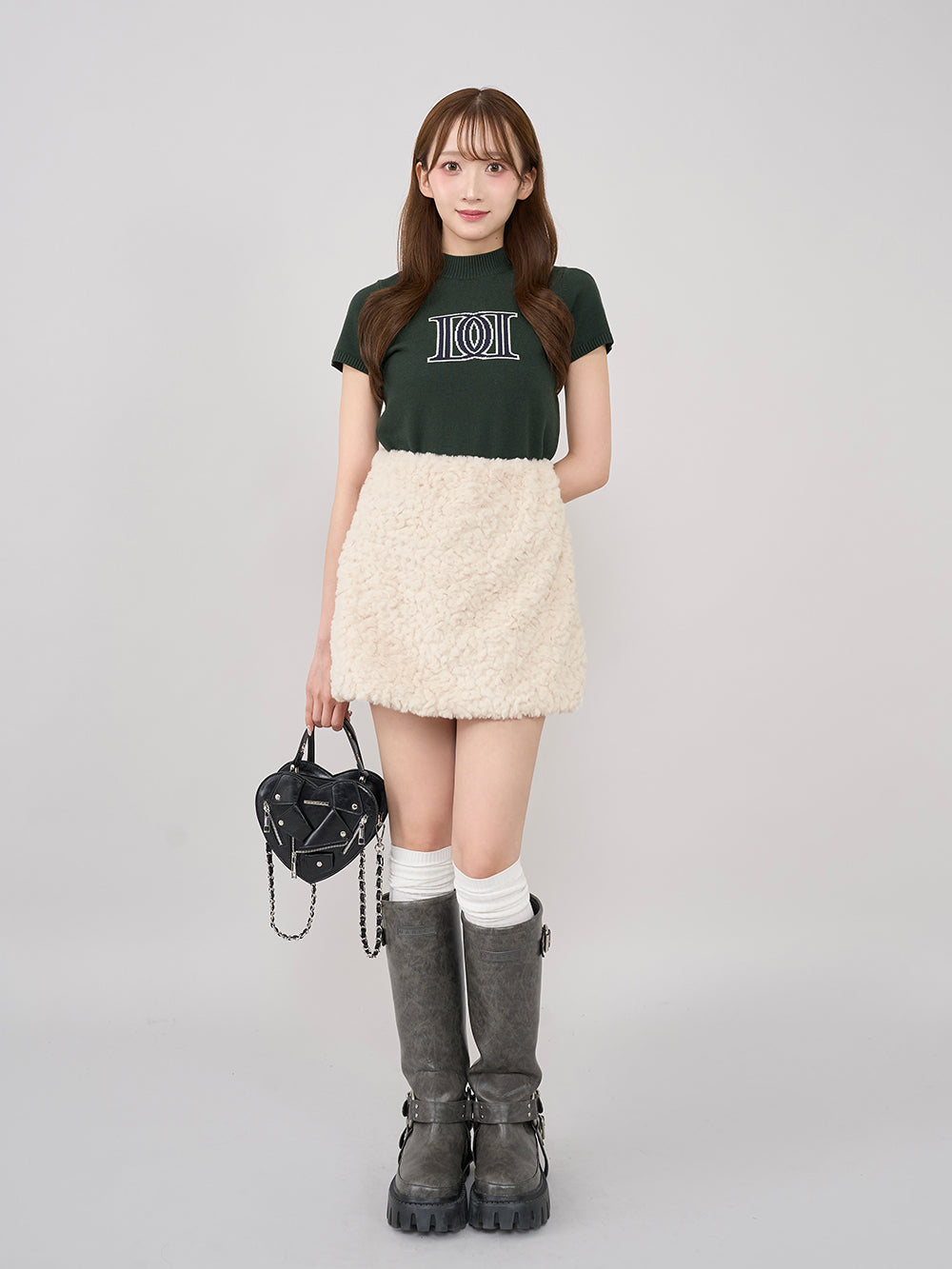 モデル：160cm（着用サイズ：FREE　着用カラー：GRN）